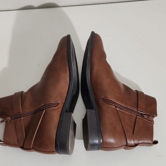 Kelly & Katie Brown Ankle Boots Size 11 Buckle - Picture 10 of 12